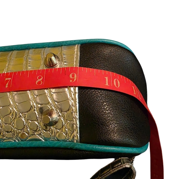 Cowgirl Trendy Cross Body Teal Hot Pink Silver Black Butterfly Embellished Bag - Picture 14 of 16